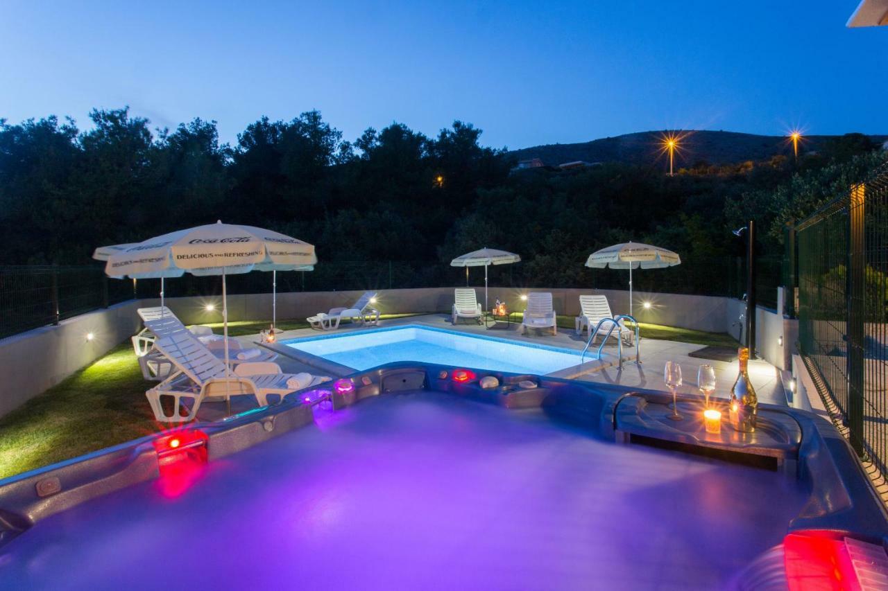 Villa Honey Seget Vranjica Exterior photo